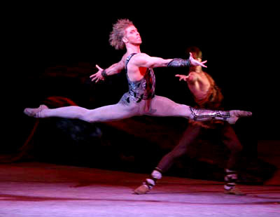 bolshoi-spartacus-grand-jet