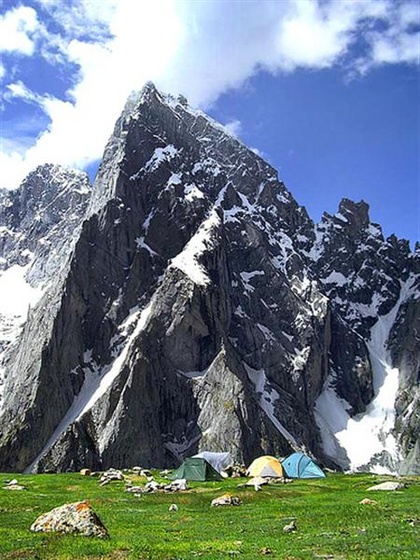 Pakistani-Himalayas (Medium)