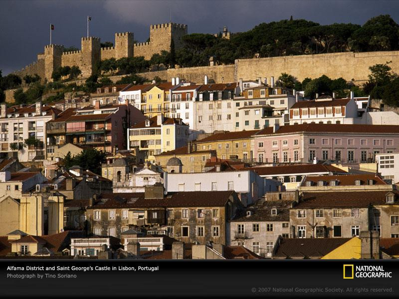 alfama-district-lisbon-692905-sw (Medium)