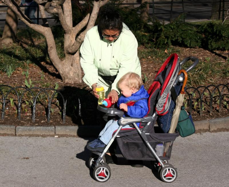 41409626.050329019TimeforRefreshmentsinWashingtonSquarePark (Med