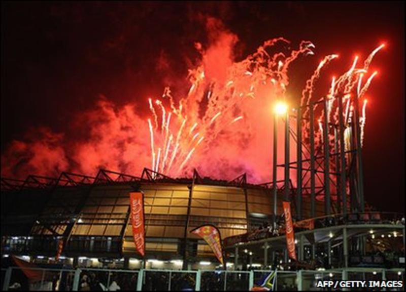 48047773 orlando-stadium-fireworks afp-getty (Medium)