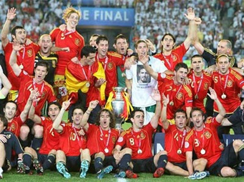 Spain Football Team Photo (Medium)