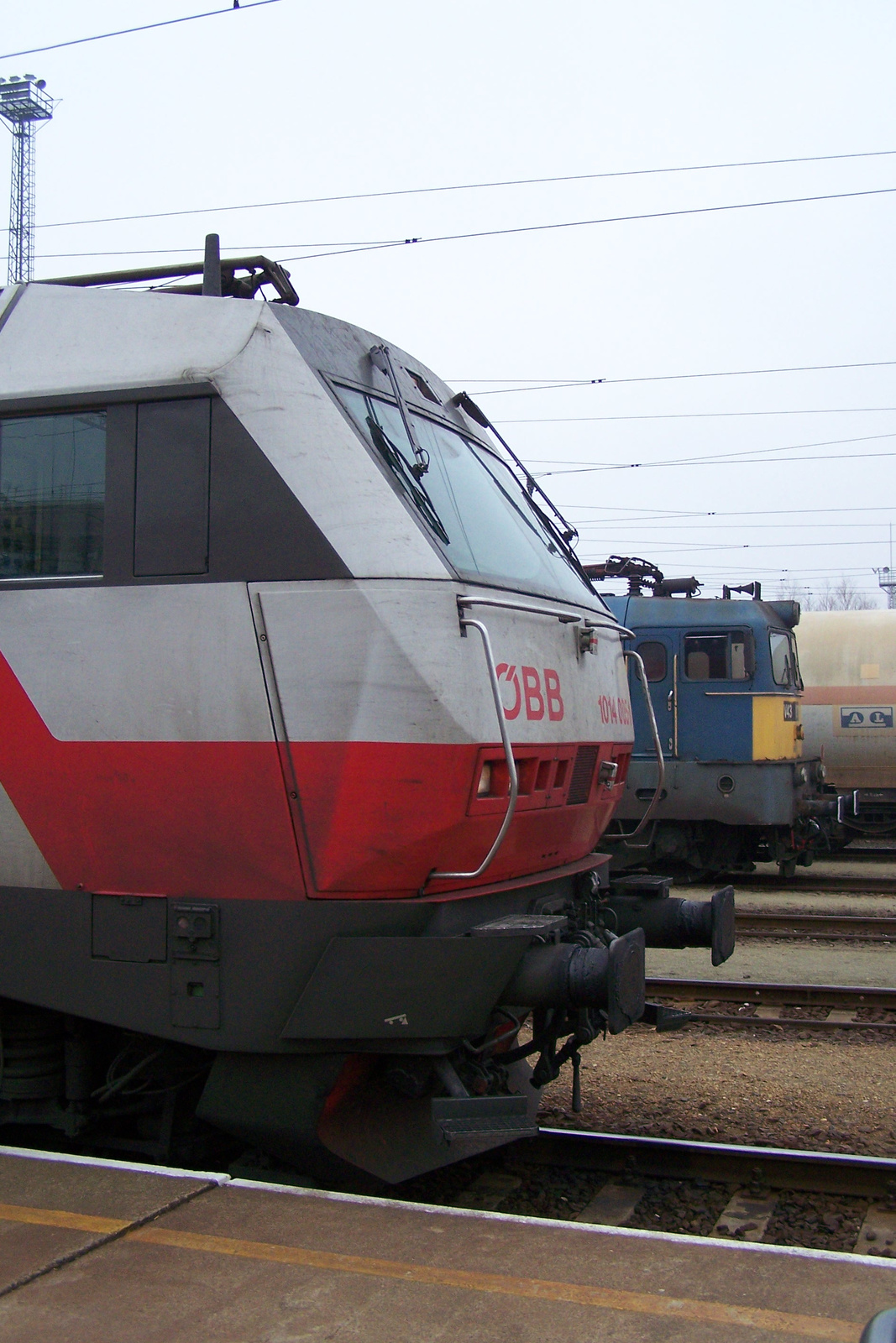 ÖBB1014-005-1+V43-Tatabánya