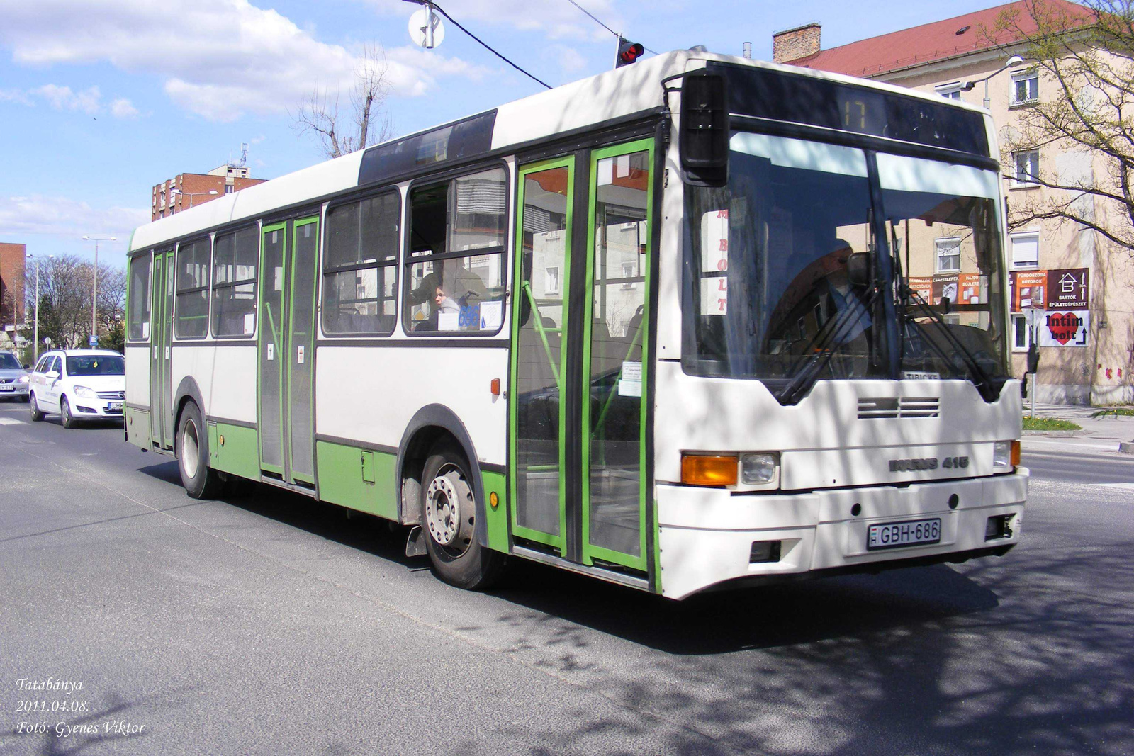 Ikarus 415-GBH-686 4