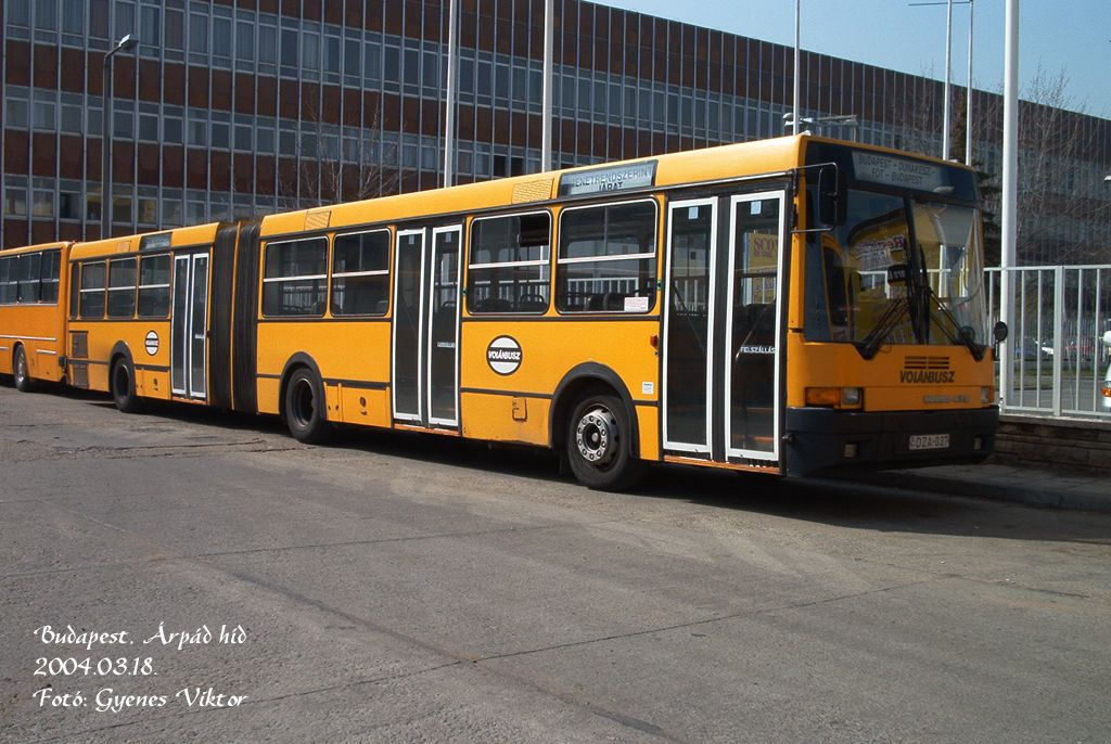 Ikarus 435-DZA-037 2