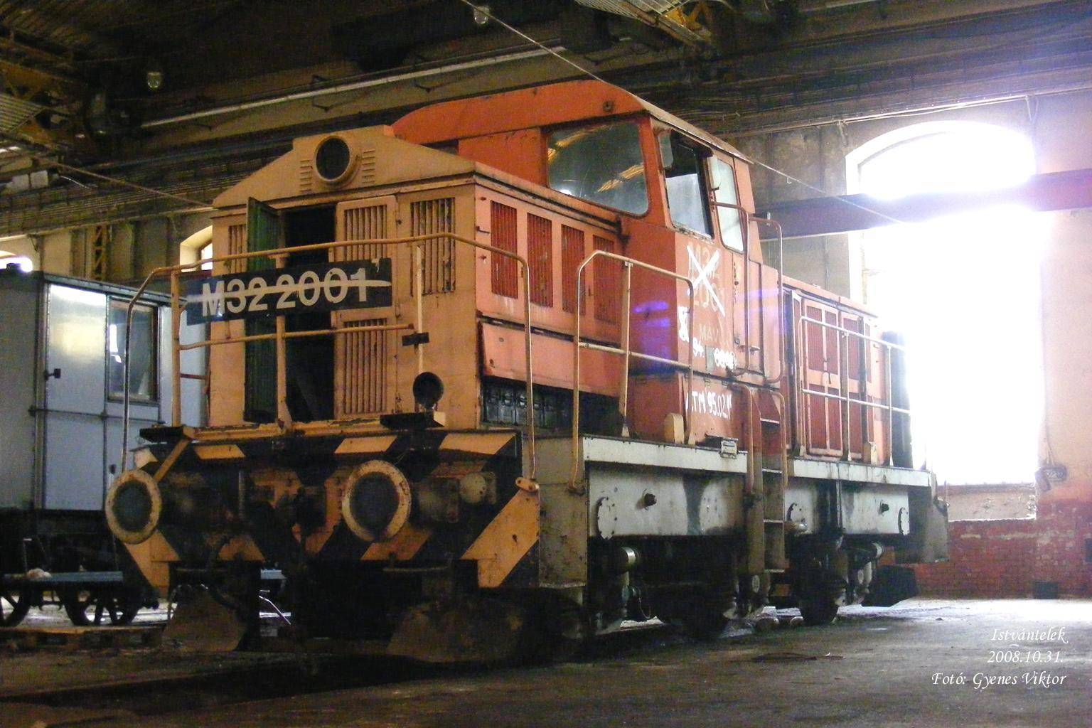 M32-2001 4