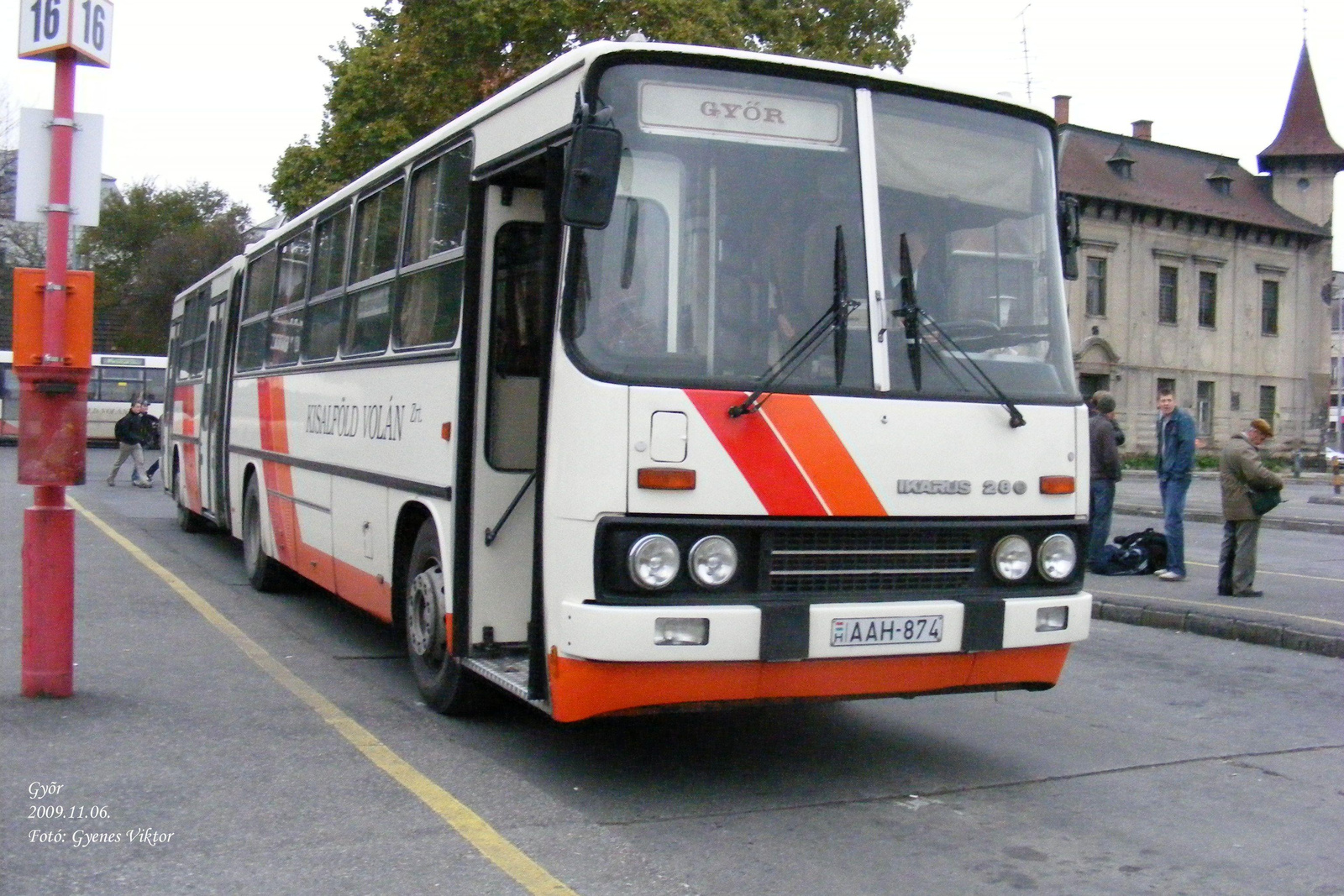 Ikarus 280-AAH-874