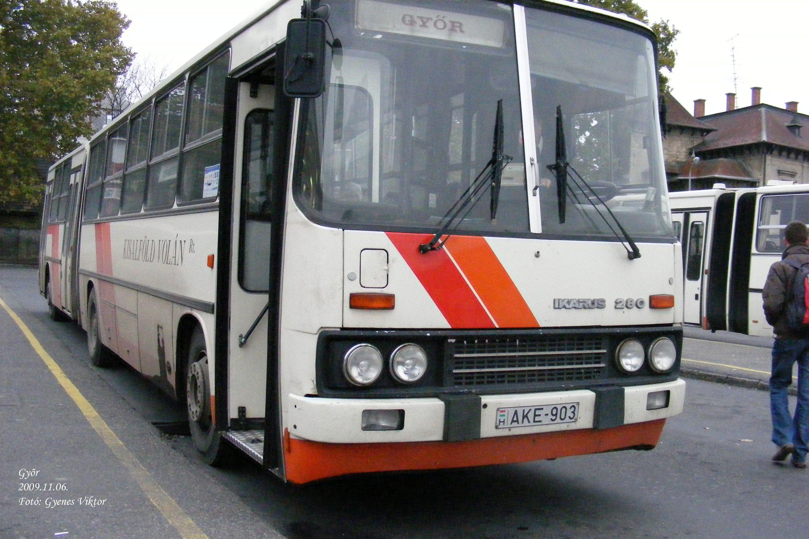 Ikarus 280-AKE-903