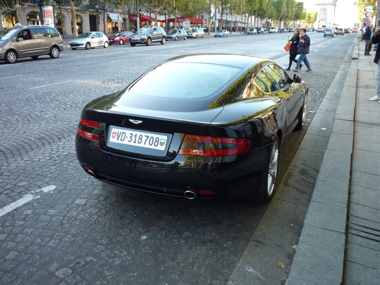 Aston Martin DB9